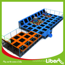 2015 Custom Made Indoor Sports Trampoline Park para Saltar e Jogar